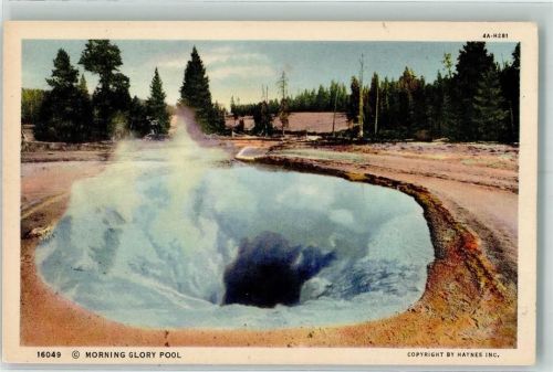 Morning Glory Pool Yellostone Park
