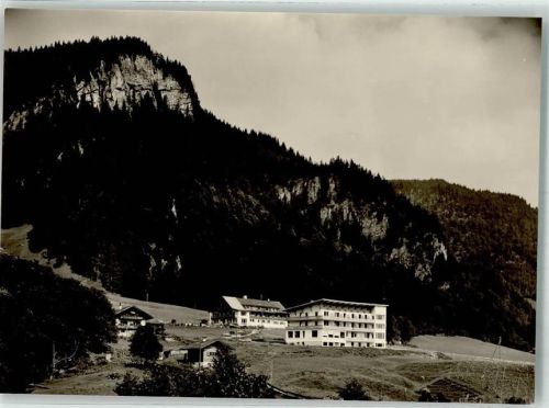 Tiefenbach Gasthaus Alpenhof mit Falkenberg