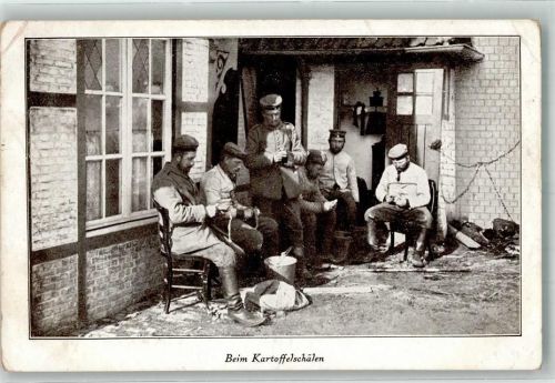 1916 Landser beim gemeinschaftlichen Kartoffelschälen Feldpost WK I Dingolfing