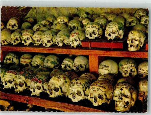 Hallstatt Totenkopf Beinhaus
