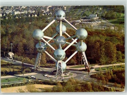 Brüssel Atomium Autos