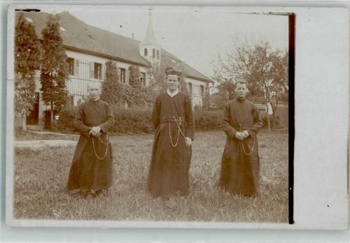 Drei Mönche in Kutten im Klostergarten Privatfoto AK Mönch Gebrauchsspuren