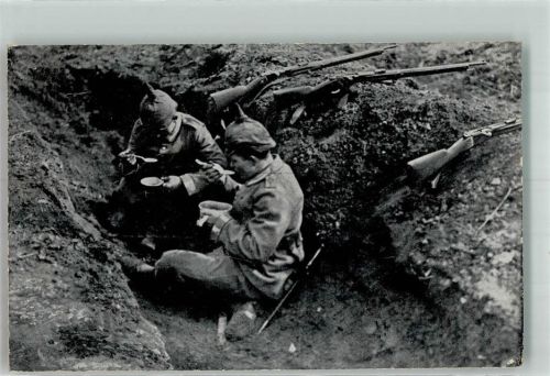 1916 Zwei Landser beim Mahl während einer Gefechtspause Feldpost Bayer. 1. Res.-Div.