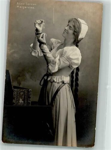 Sanden Aline als Margarethe