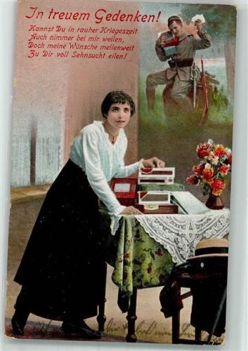 1917 Frau packt Feldpostpäckchen für den Mann im Felde