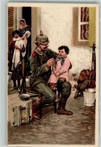 1917 Landser in Uniform füttert ein Kind im Feindesland Rotophot