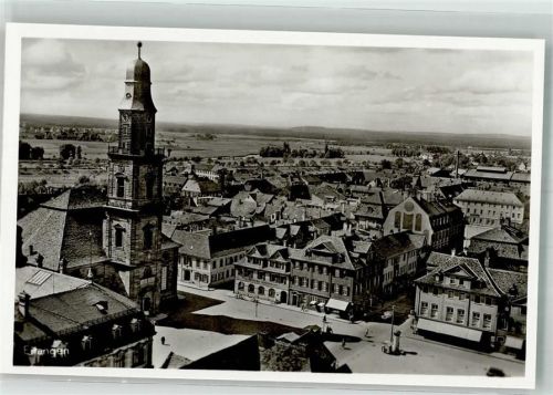 Erlangen Hugenottenplatz mit Ev. Kirche