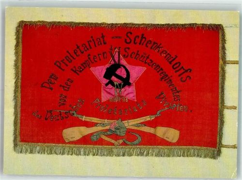 1985 Armeemuseum : Freundschaftsfahne Proletariat Schenkendorfs von den Kämpfern des Schützenregimetns