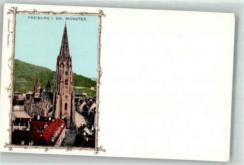 Freiburg Münsterkirche über den Dächern der Altstadt