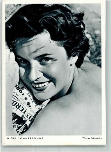 Junge Frau beim Sonnenbad Fotograf Werner Schmölcke Photo Porst