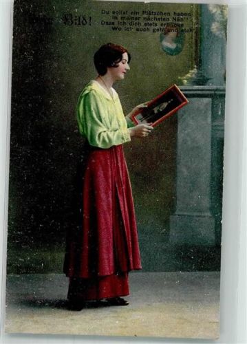1915 Junge Frau hängt ein Bild ihres Liebsten auf R & K.L. Serie 2598/2