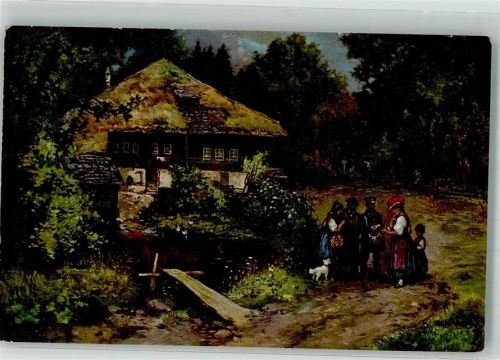 Menschen in Tracht mit Hund vor einem landestypisches Bauernhaus
