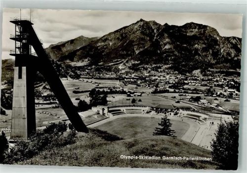 Garmisch-Partenkirchen Olympia-Skistadion im Sommer Fotograf Bücheler Nr. 396