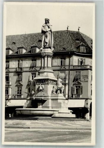 Bozen Denkmal Hotel Ort lt. Fotograf