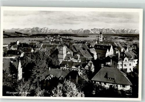 Wangen mit Kirche St. Martin über den Dächern der Altstadt und Alpenpanorama