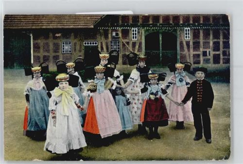 Kinder im Reigen Trachten Schaumburg-Lippe