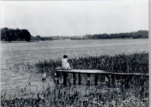 Sörup Frau auf dem Bootssteg, Fotoabzug
