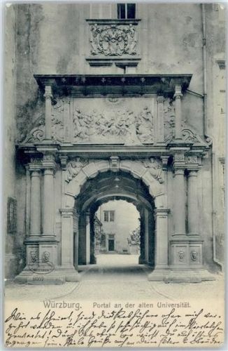 Würzburg Portal an der alten Universität