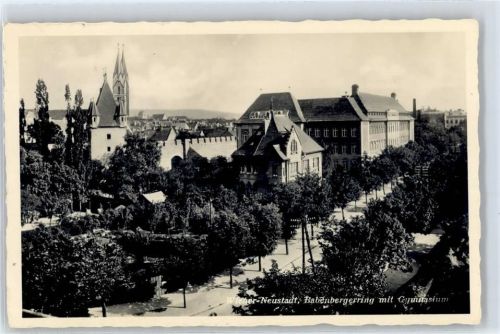 Wiener Neustadt Babenbergerring mit Gymnasium
