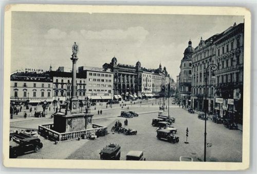 Brno Platzansicht, Autos