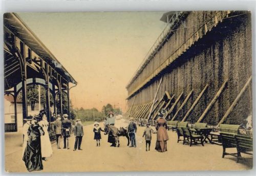 Bad Rothenfelde Zwischen Wandelhalle und dem alten Gradierwerk