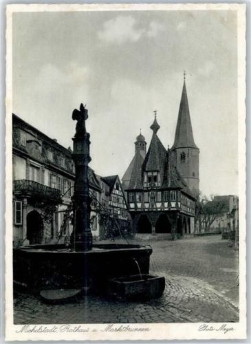 Michelstadt Rathaus Marktbrunnen