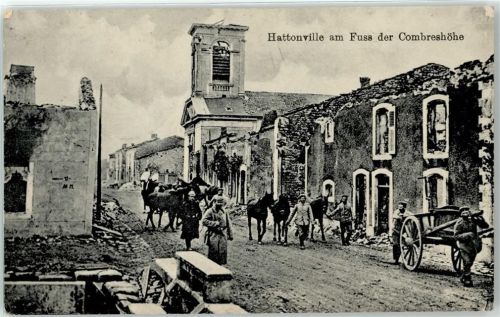 Vigneulles-les-Hattonchatel Strasse mit zerschossenen Häusern Soldaten Hattonville