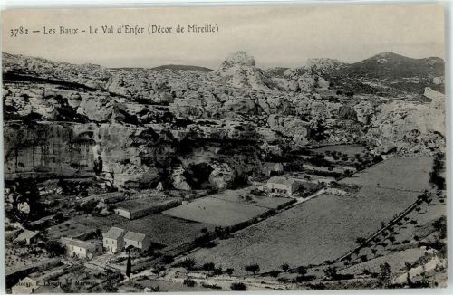 Les Baux-de-Provence Le Val d Enfer