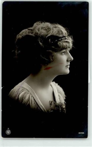 Frau