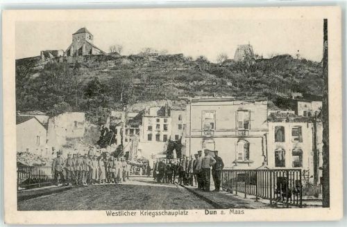 Dun-sur-Meuse Blick in die Stadt Soldaten