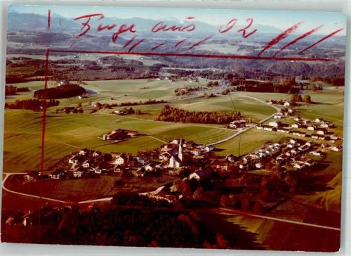 Irschenberg Fliegeraufnahme des Ortes mit Pfarrkirche St. Johannes der Täufer Foto Original aus Archiv eines Ansichtskartenverlages Ort handschriftlich Farbstriche im Bild