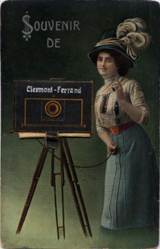 63000 Clermont-Ferrand - Clermont-Ferrand (Frankreich) Leporello II (Ecken abgestossen, kleiner Einriss, fleckig RS)