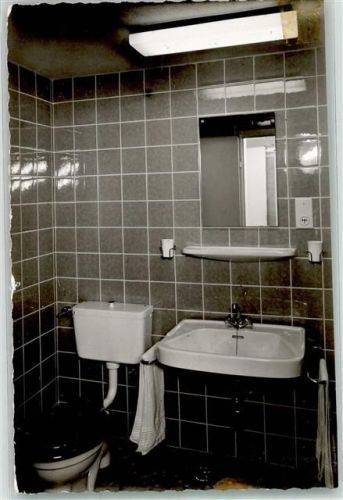 Hinterzarten Gasthaus Heizmannshof Badezimmer Foto Original aus Archiv eines Ansichtskartenverlages Ort handschriftlich