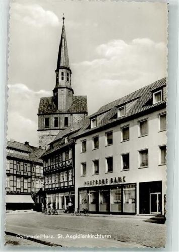 Osterode Marktplatz mit der St. Aegidien Kirche und Deutsche Bank