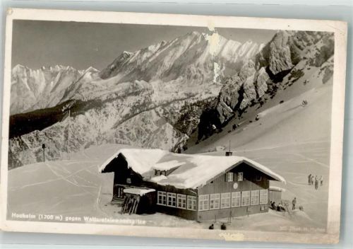 Hochalm 1941 Almhütte mit Wettersteinwandspitze im Winter Fotograf Hans Huber Hüttenstempel
