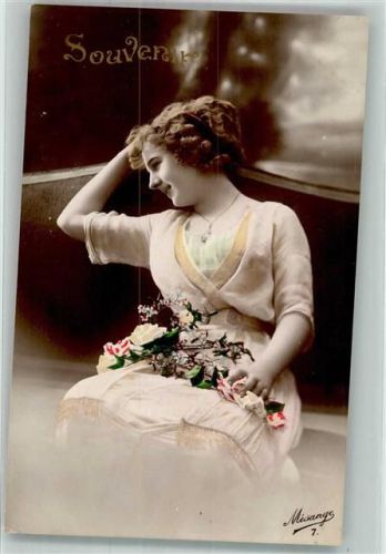 1916 Junge französische Frau im leichten Kleid mit Blütenzweigen Fotograf Mesange