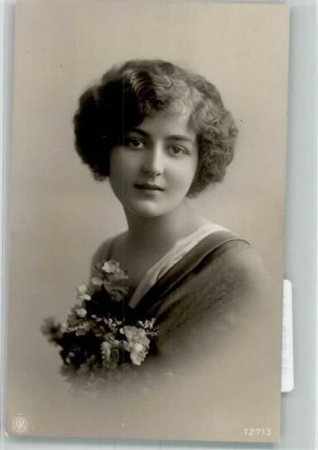 Frau Nr. 12713