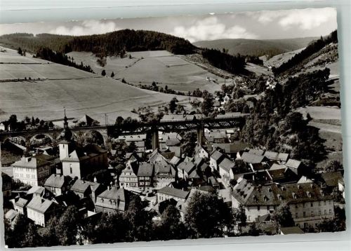 Ludwigsstadt Panorama des Ortes mit der Trogenbachbrücke