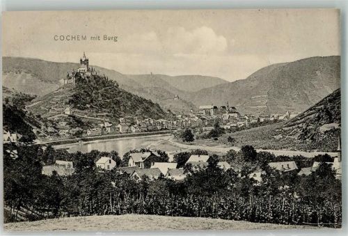Cochem Panorama des Ortes an der Mosel mit der Reichsburg