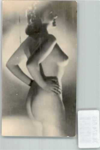 Frau