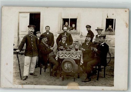 Bierkrüge Bierfass Fahrrad