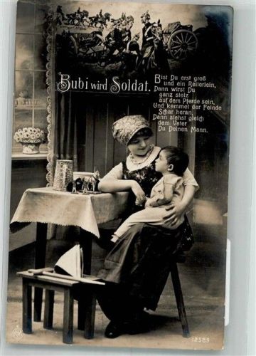 1915 Mutter mit Sohn mit Papiermütze und Holzschwert NPG 12589 Feldpost WK I Bayer. 1. Res.-Div.