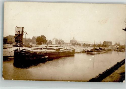 Schüttgutfrachter im Hafen