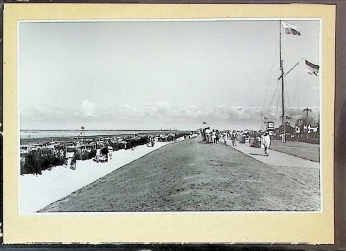 Duhnen Foto montiert auf Karton Promenade und Strand Fotograf Otto Schulze