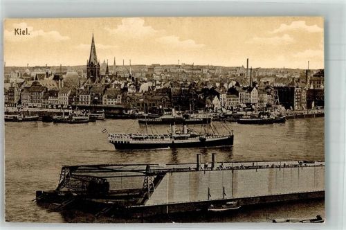 Kiel Panorama des Ortes mit Hafen Schwimmdock und Nikolaikirche