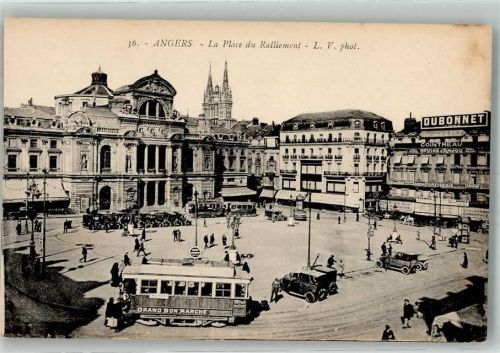 Angers Auto Geschäft Straßenbahn La Place du Ralliement