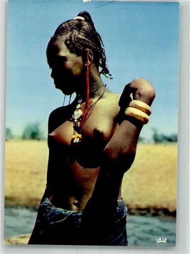 Eine hübsche junge Afrikanerin