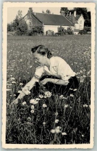 Geislingen Frau Wiese Blumen Ort lt. Verlag