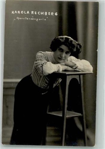 Portrait der Sängerin Karola Rechberg