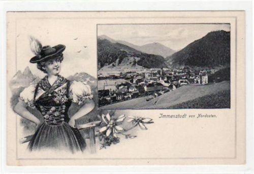 Lithographie Immenstadt im Allgäu. Totalansicht von Nordosten, sowie eine Frau in Tracht gelaufen. Top Erhaltung.